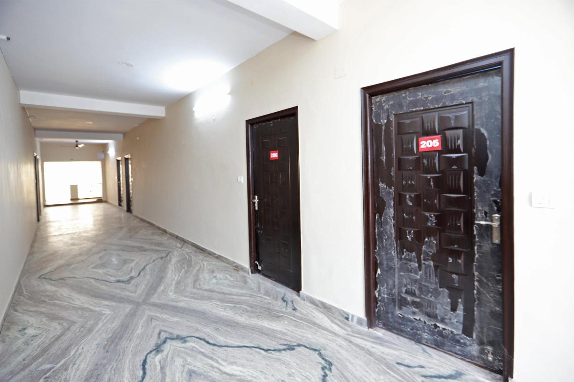 Hotel O Silverline Residency Faridabad Bagian luar foto