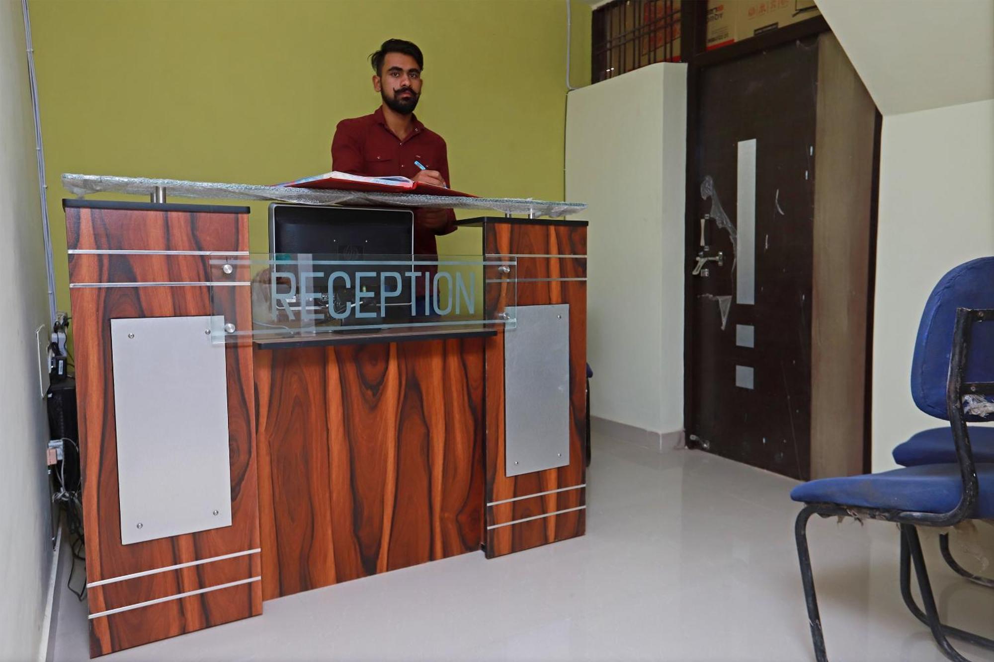 Hotel O Silverline Residency Faridabad Bagian luar foto